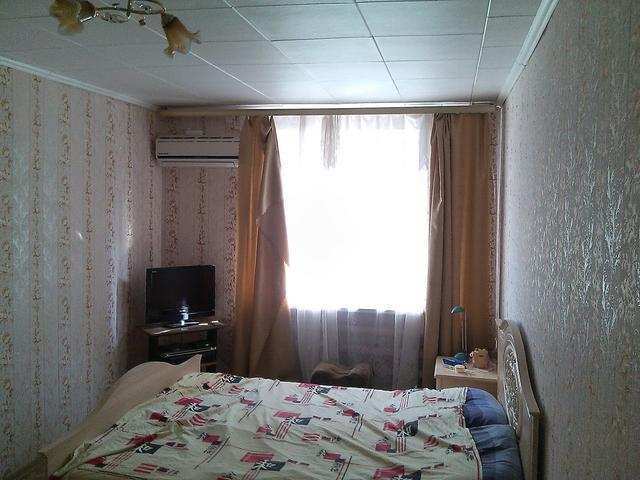 Купить 3 комнатную квартиру 101 кв м по б-р Старшинова в Феодосии.