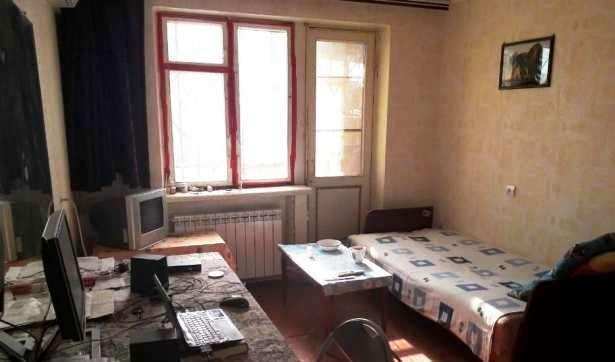 Купить 2 комнатную квартиру 46 кв м по ул Керченская в пгт Приморский города Феодосии.