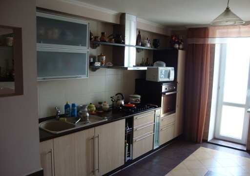 Купить 4 комнатную квартиру 185 кв м по ул Крымская в Феодосии.