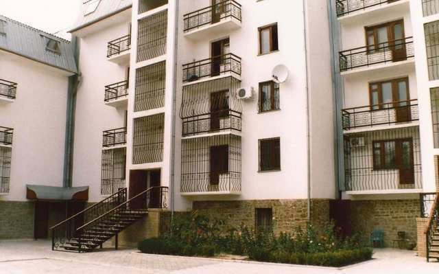 Купить 1 комнатную квартиру 31 кв м по пер Долинный в пгт Коктебель города Феодосии.