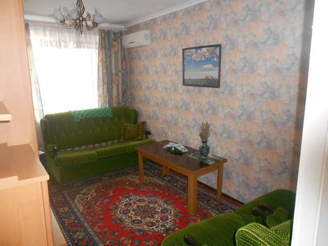 Купить 3 комнатную квартиру 62 кв м по ул Гарнаева в Феодосии