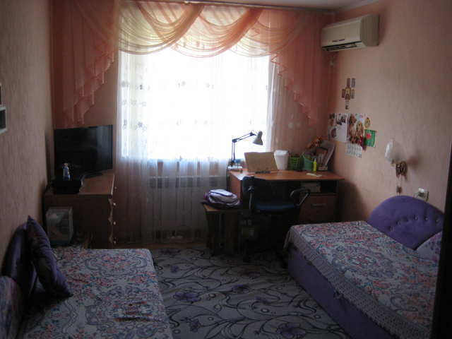 Купить 3 комнатную квартиру 69,6 кв м по ул Симферопольское шоссе в Феодосии.