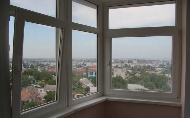 Купить 3 комнатную квартиру 91,6 кв м по Симферопольскому шоссе в Феодосии.