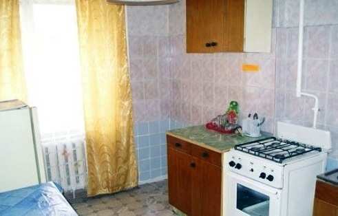 Купить 2 комнатную квартиру 47 кв м по ул Советская в пгт Приморский города Феодосии.