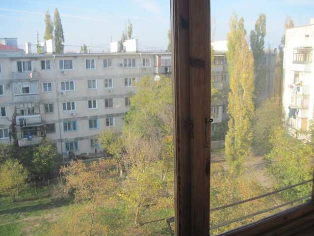 Купить 3 комнатную квартиру 69 кв м по ул Крымская в Феодосии.