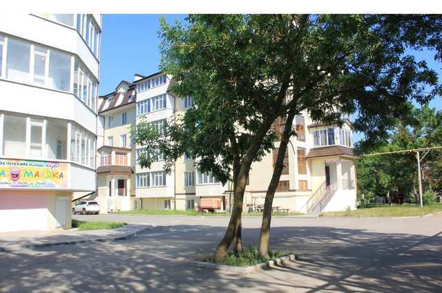 Купить 2 комнатную квартиру 76 кв м по ул Советская в пгт Приморский города Феодосии.