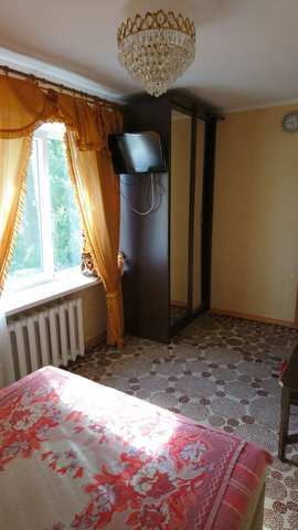 Купить 3 комнатную квартиру 50 кв м по ул Бондаренко в пгт Орджоникидзе города Феодосии.