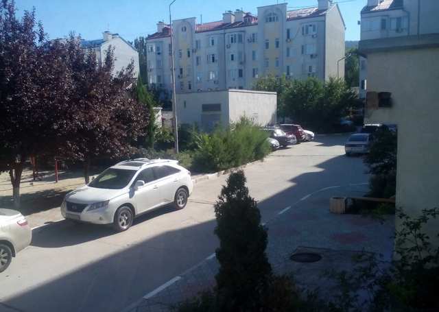 Купить 3 комнатную квартиру 90,2 кв м по ул Десантников в Феодосии