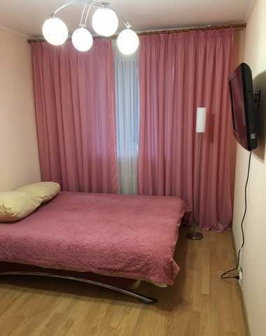 Купить 2 комнатную квартиру 52,2 кв м по ул Советская в Бахчисарае.