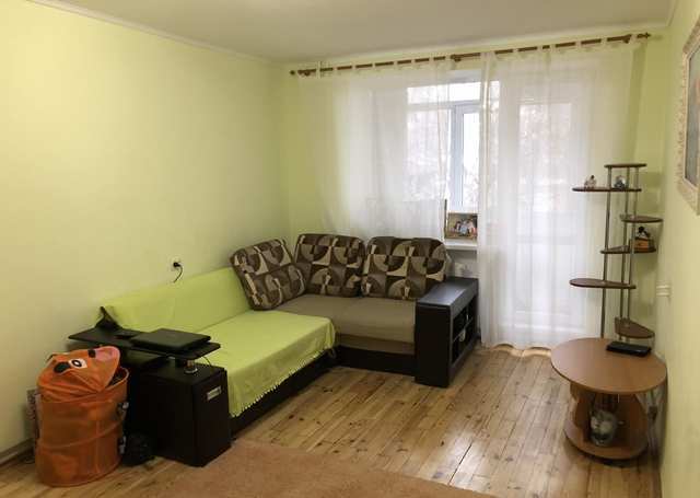Купить 3 комнатную квартиру 67,4 кв м по б-р Старшинова в Феодосии.