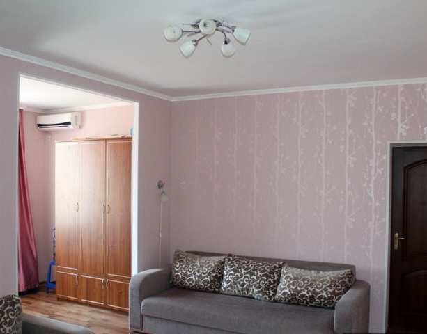 Купить 2 комнатную квартиру 58 кв м по ул Айвазовского в городе Судак.